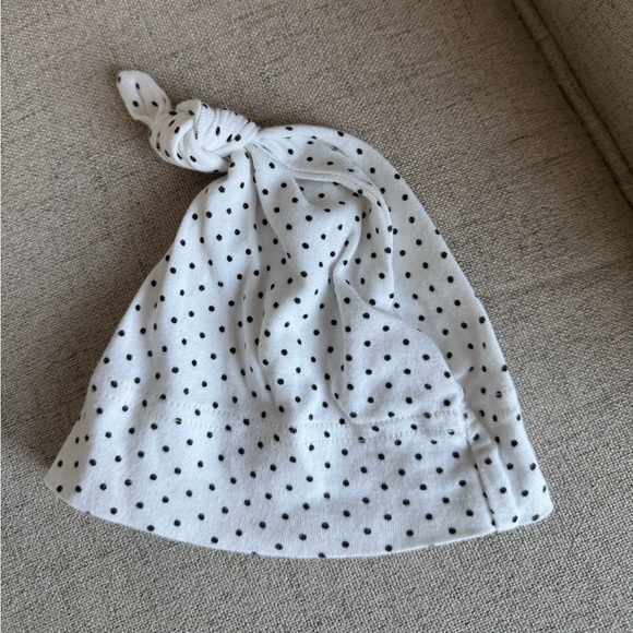 🛑 FINAL SALE! Hanna Andersson Organic top knot baby hat - Picture 3 of 6
